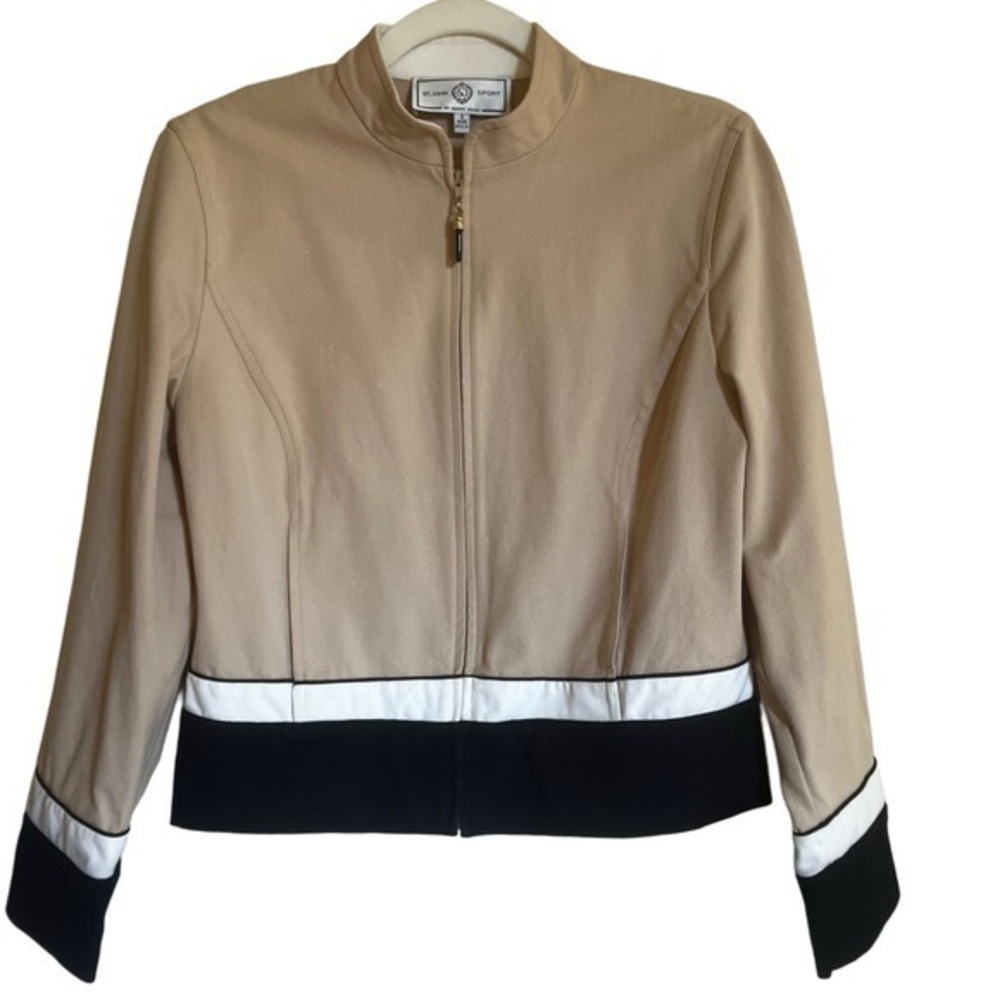 St. John Sport Tan, White and Black Jacket, Size Small.